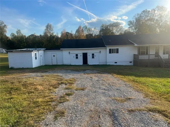 1662 Slade Rd, Blanch, NC 27212