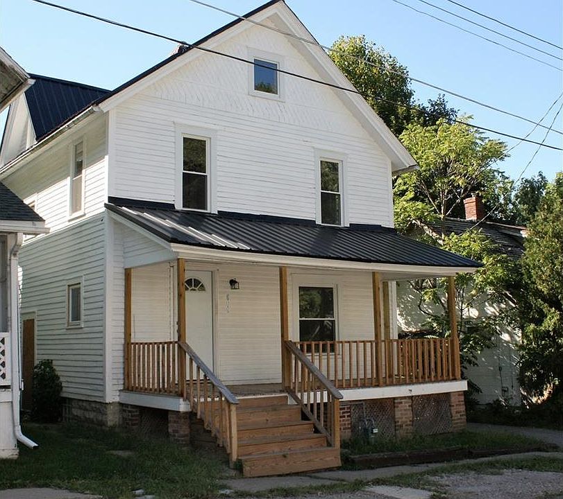1st image of 800 Elm St