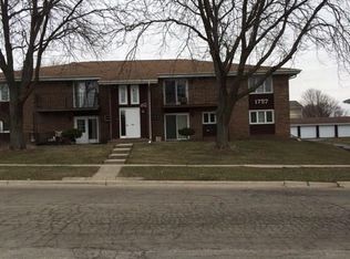 1757 S Hance Dr, Freeport, IL 61032