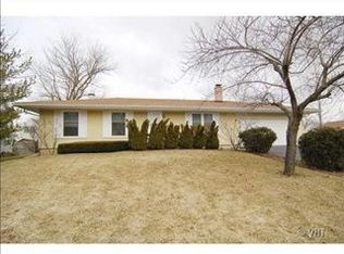 1011 Grant Pl, Wauconda, IL 60084