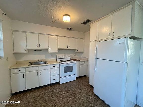 3rd image of 704 Steele Ave