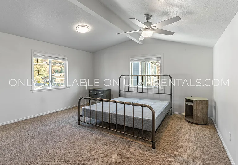 976 Briar Ave #UP — Photo 19