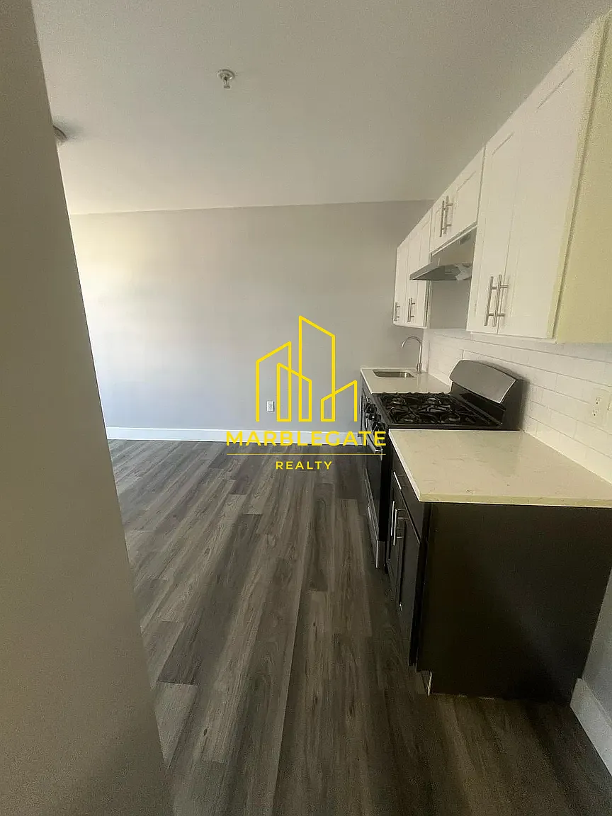2 bed, 850 sqft, $1,800 — Photo 2