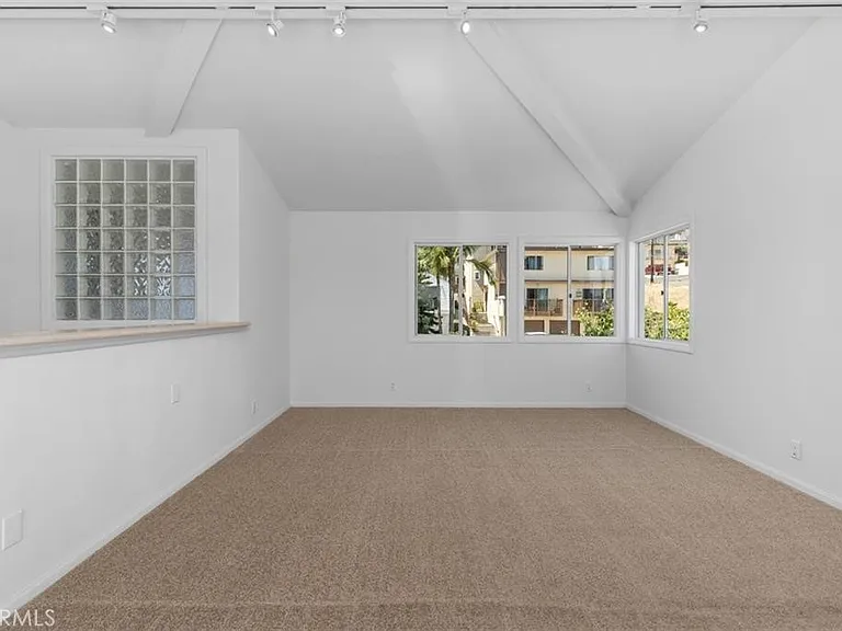 34031 Granada Dr — Photo 12