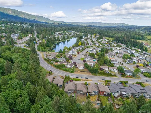 220 Westwood Rd, Nanaimo, BC V9R 6S3