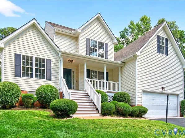 5124 Nairn Ln, Chester, VA 23831
