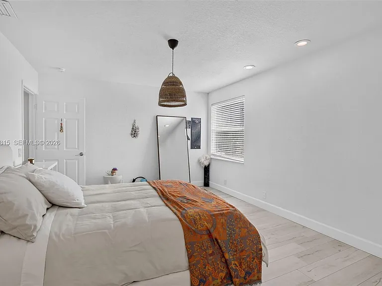 981 Waterside Cir — Photo 36