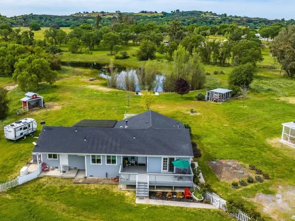 5897 Raindance Rd, Valley Springs, CA 95252