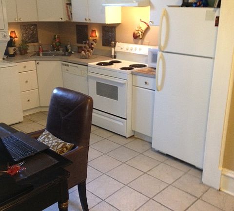 4th image of 2218 Barnard St Unit B