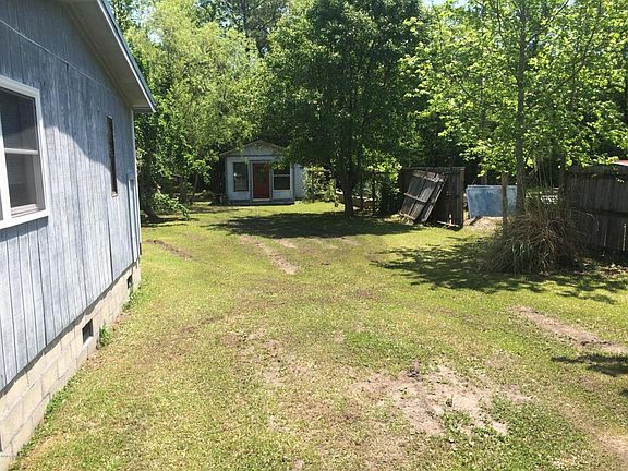 4th image of 106 Clayton Dr