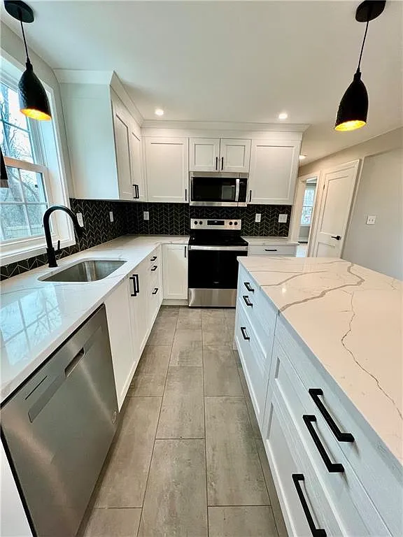 188 Sumner Ave — Photo 3