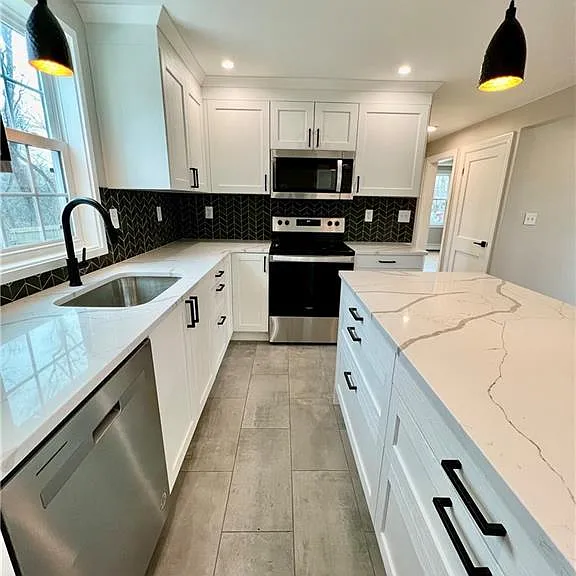 188 Sumner Ave — Photo 3