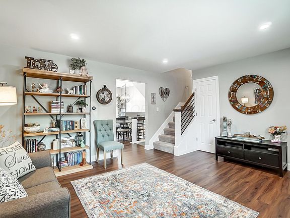 5th image of 8470 Seabright Dr
