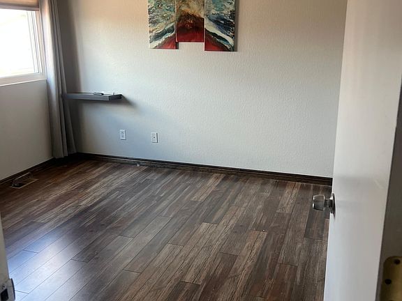 5th image of 21464 E 47th Ave