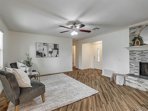 3rd image of 12317 Newgate Dr