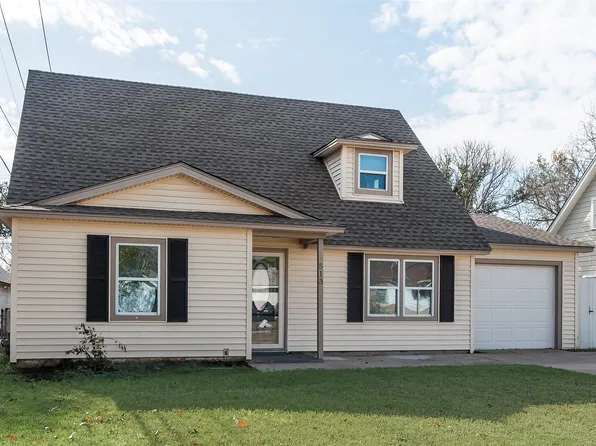 513 NW Newton Dr, Burleson, TX 76028