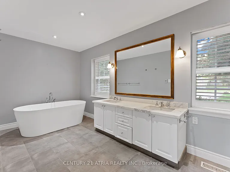 5 Hill Cres — Photo 16