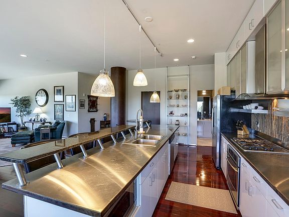 3rd image of 5601 Smetana Dr Unit 616