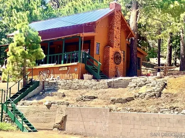 33140 Juniper Ln, Green Valley Lake, CA 92341