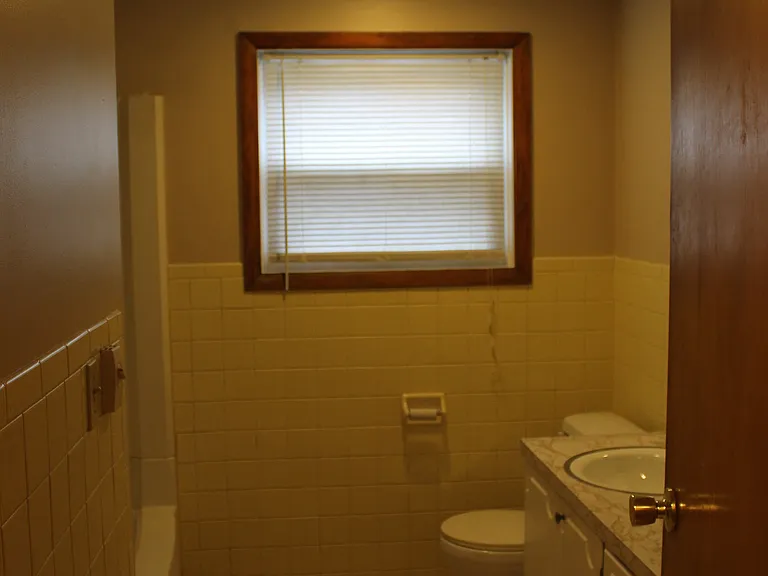 130 E Water St — Photo 14