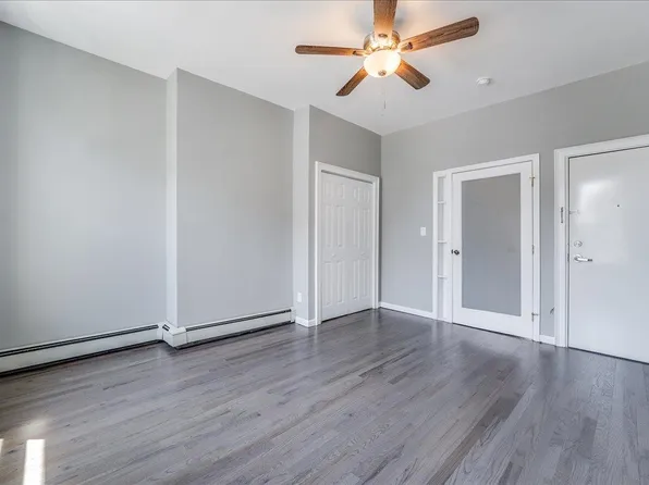 402 Grand Street image 7 of 20