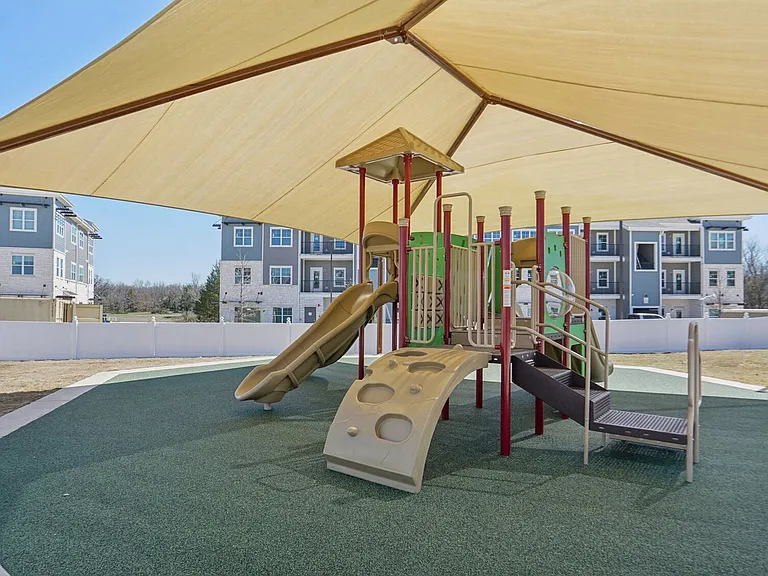 Pebblebrook Parkside — Photo 11