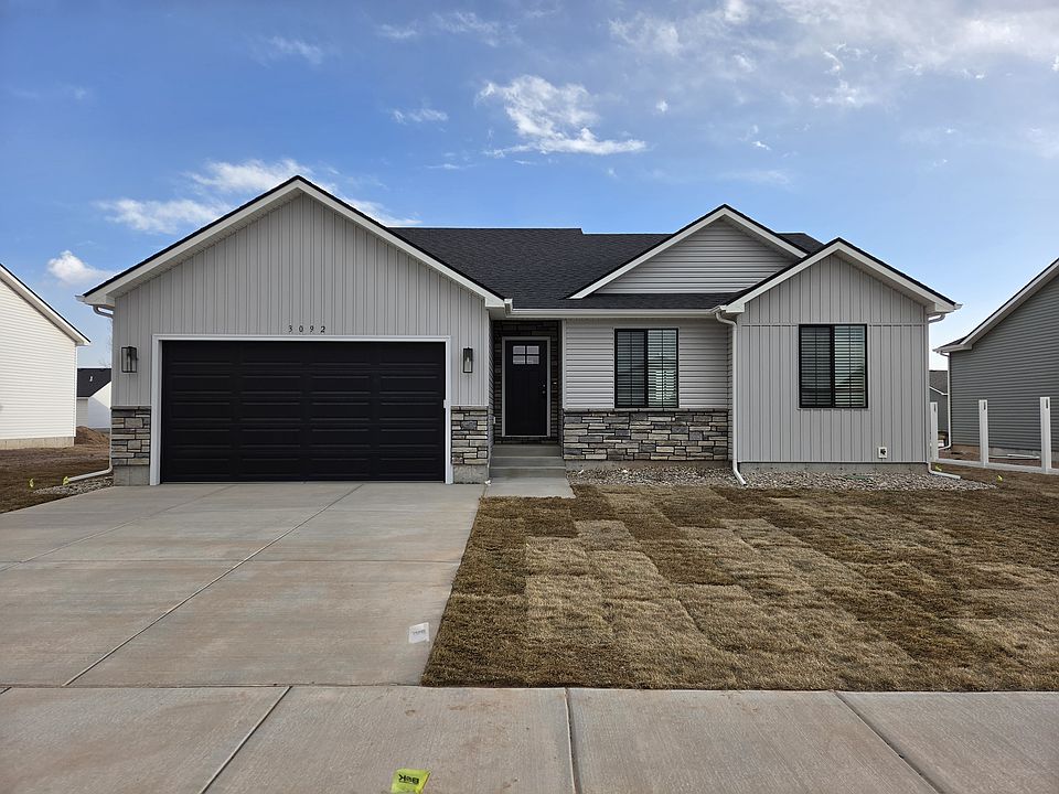 1st image of 3092 Peacock Ln