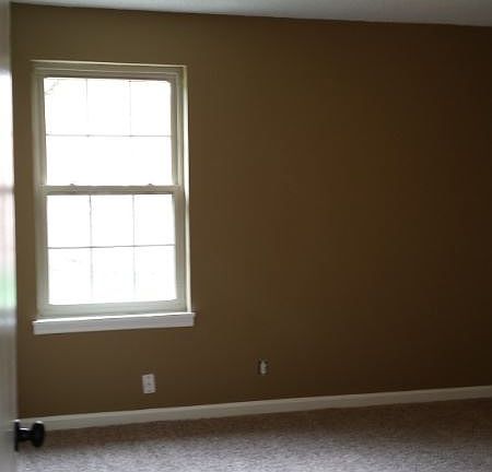 5th image of 222 Walnut Crest Dr