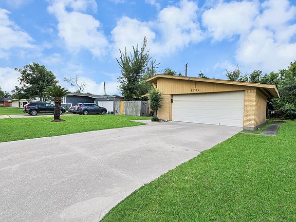 3rd image of 2703 Knotty Oaks Trl