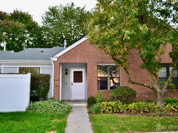 329 W Wycoff Way #329, East Brunswick, NJ 08816