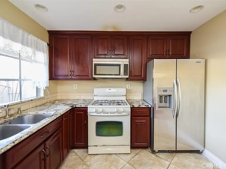 48 Columbia #6 — Photo 12