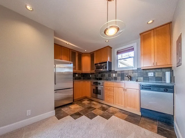 630 13th Ave E #3 — Photo 12
