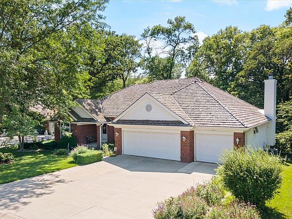 3rd image of 124 Norwood Dr