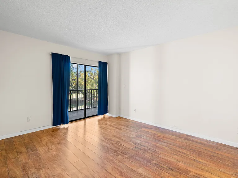2700 Cove Cay Dr #3F — Photo 13
