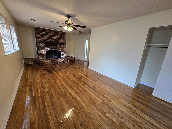 2nd image of 3633 Holland Dr