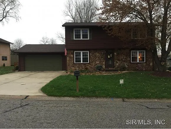 304 Jamestown Ct photo 1
