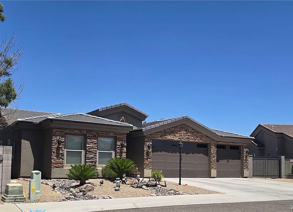 1st image of 3828 Laguna Lane