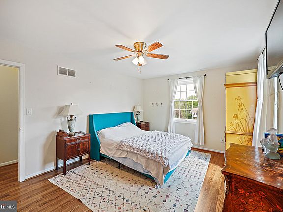 4th image of 2208 Fox Hunt Ct