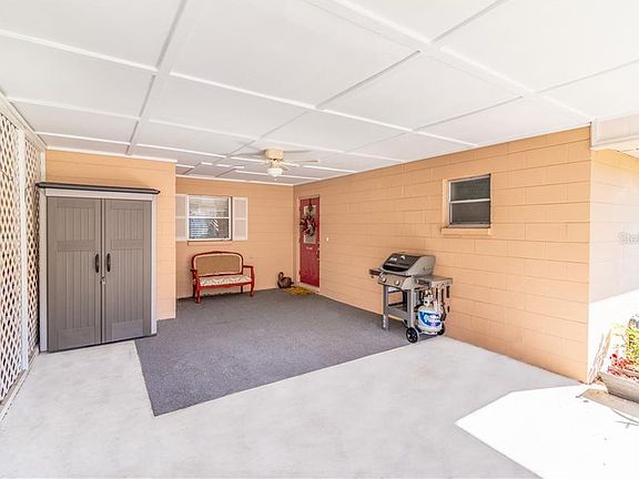 4th image of 4058 Wren Ave