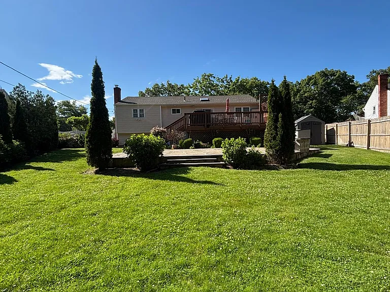 Morewood Dr — Photo 20