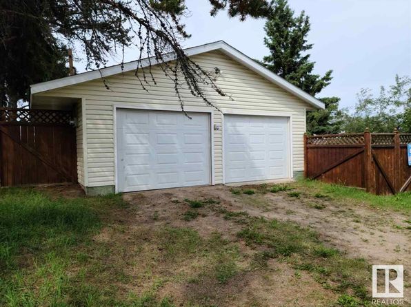 6107 51st Ave, Cold Lake, AB T9M 1T6