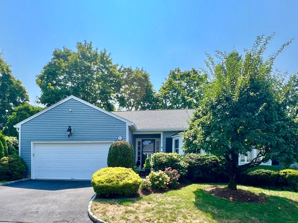 49 Bank Street #49, New Canaan, CT 06840