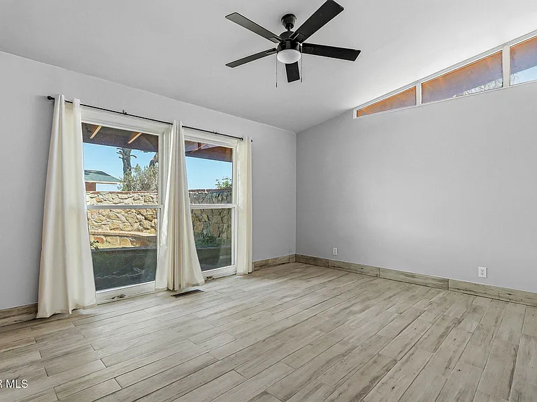2801 Polk Ave — Photo 28