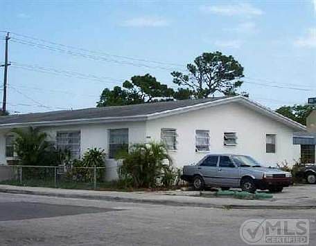 1st image of 1002 S F St APT 1