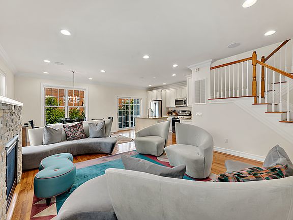 9 Hidden Ridge Court