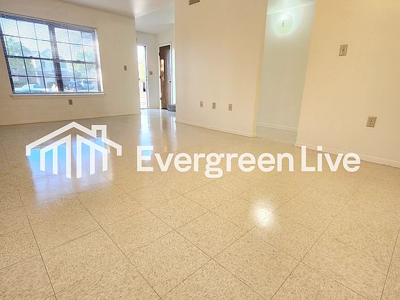 4th image of 233 Raven Dr