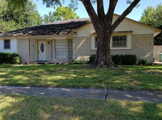 6018 Knotty Wood Dr, Houston, TX 77092
