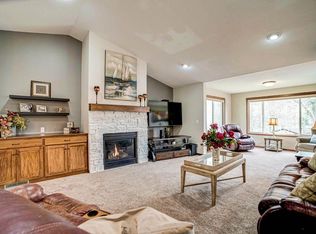 13415 Pine View Ln, Lindstrom, MN 55045