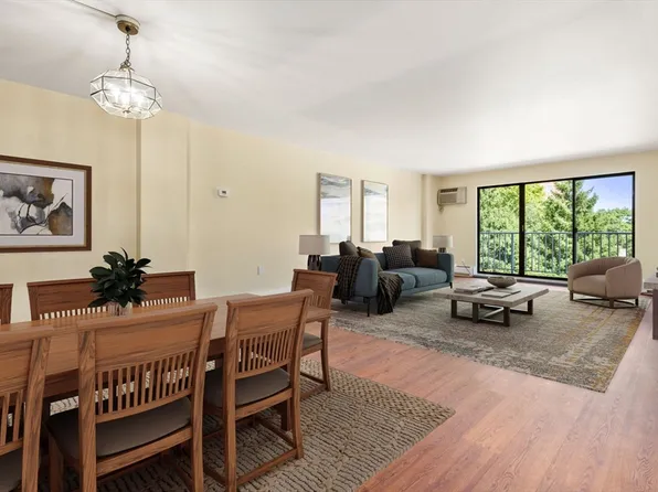 151 Coolidge Ave APT 205, Watertown, MA 02472