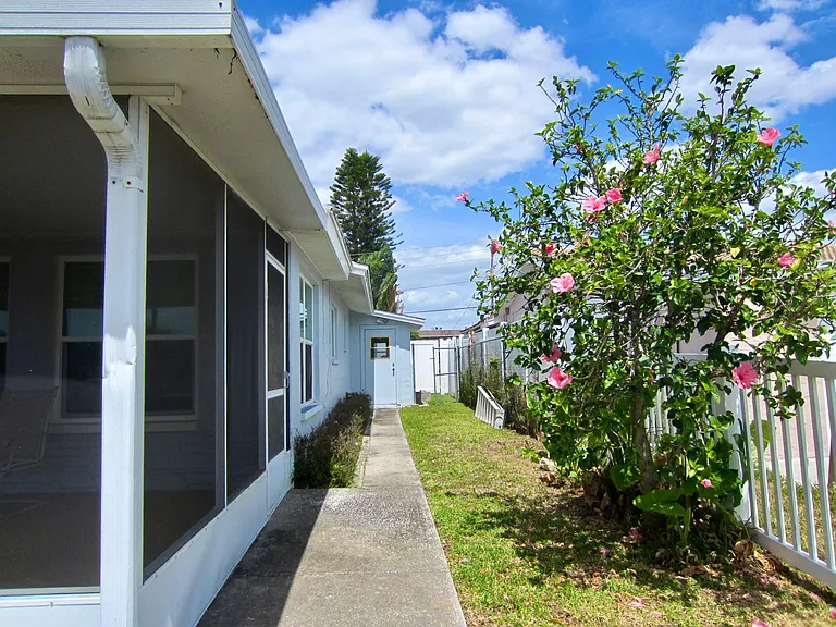 4512 Floramar Ter — Photo 8